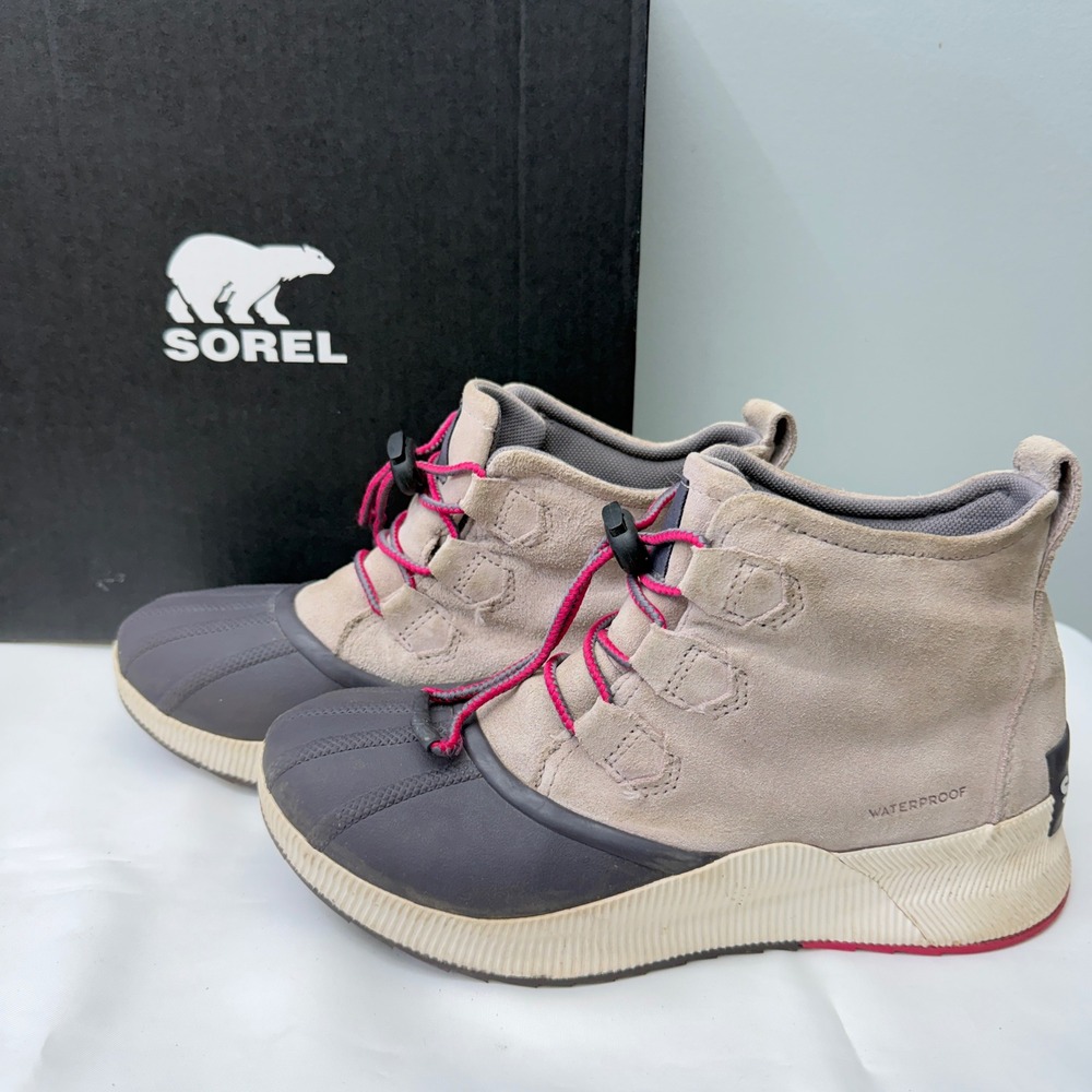 Sorel Out N About III Classic Womens 7 Grey Pink Suede Boots NY4564-608